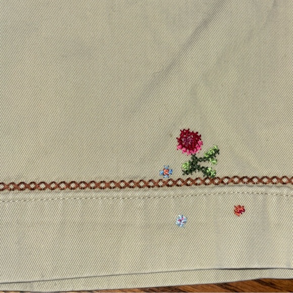 Gap‎ Khaki Y2K Bohemian Clean Cut Floral Embroidered Capri Pants Women's sz 6 - Picture 9 of 16